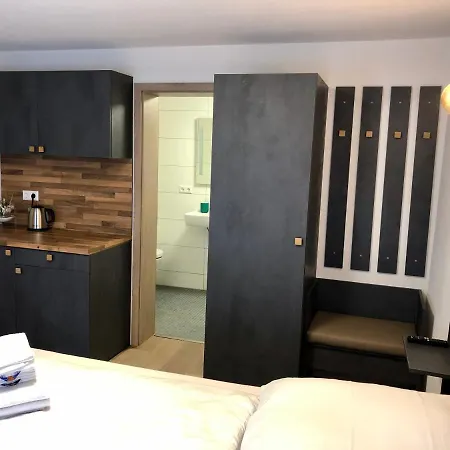 City Apartments, Outlet 100 Meter Metzingen  Buitenkant foto