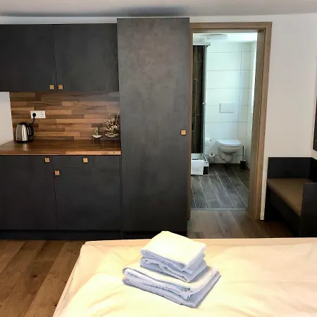 City Apartments, Outlet 100 Meter Metzingen  Buitenkant foto