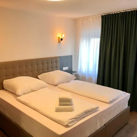City Apartments, Outlet 100 Meter Metzingen  Buitenkant foto