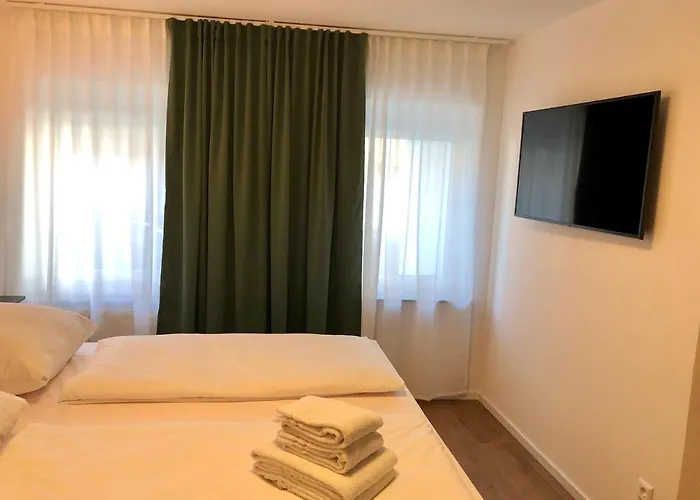 City Apartments, Outlet 100 Meter
