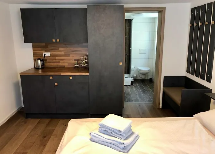 City Apartments, Outlet 100 Meter