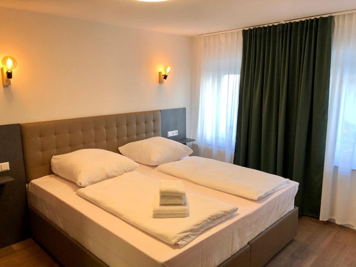 Apartment Apartments, Outlet 100 Meter Metzingen (Tubingen)